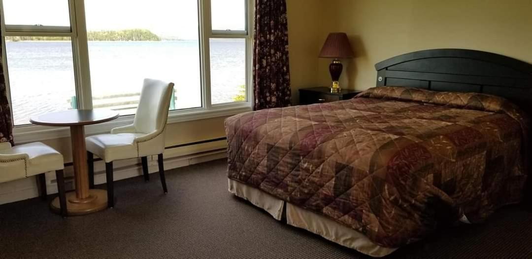 St Ann'S Motel & Cottage Baddeck Exterior photo